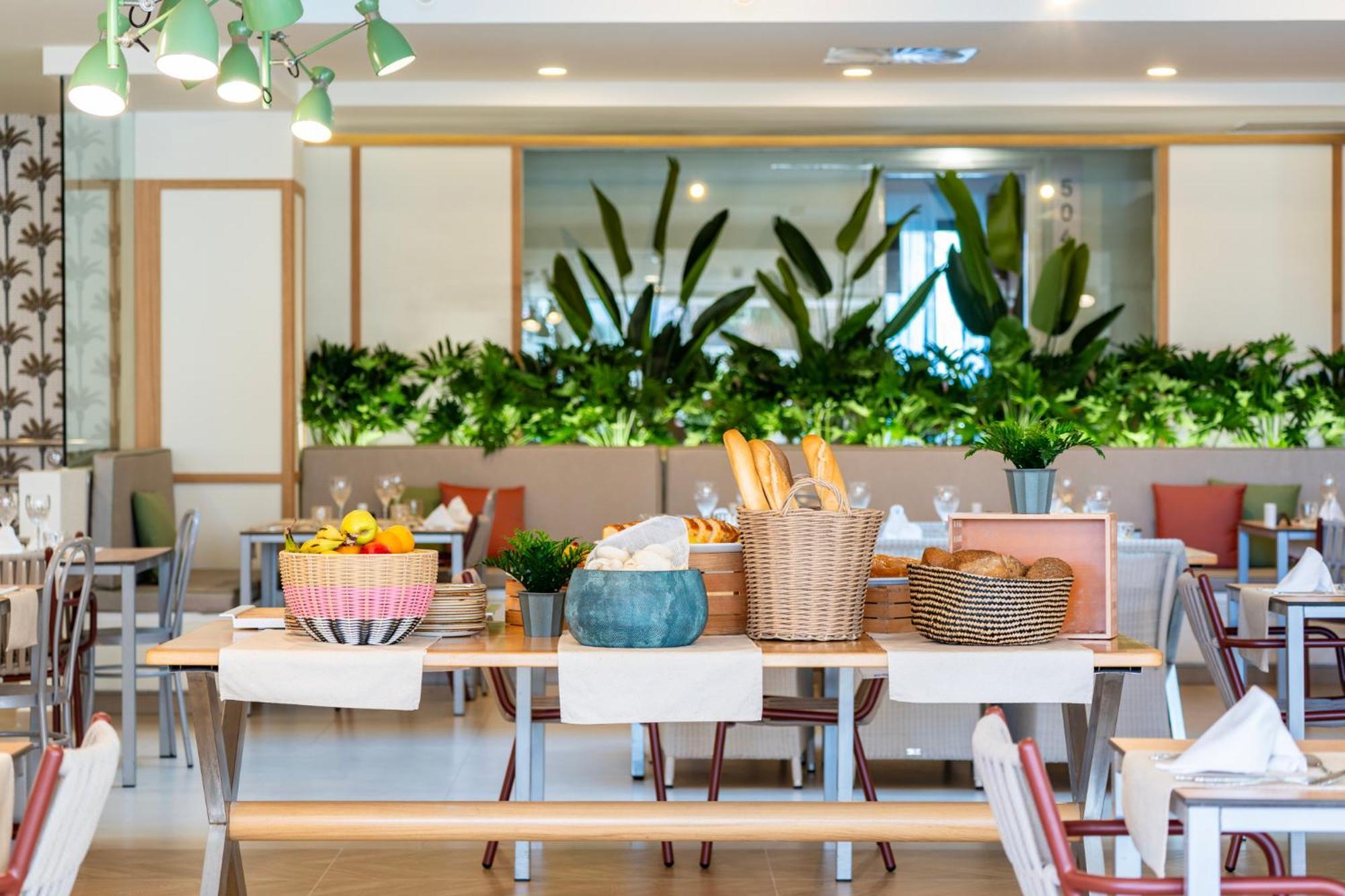 Livvo Anamar Hotel 4*