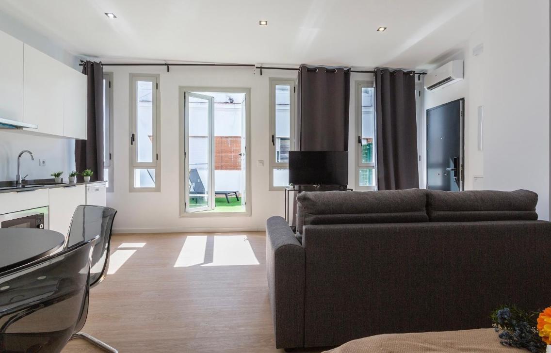 Atico Moderno Apartment