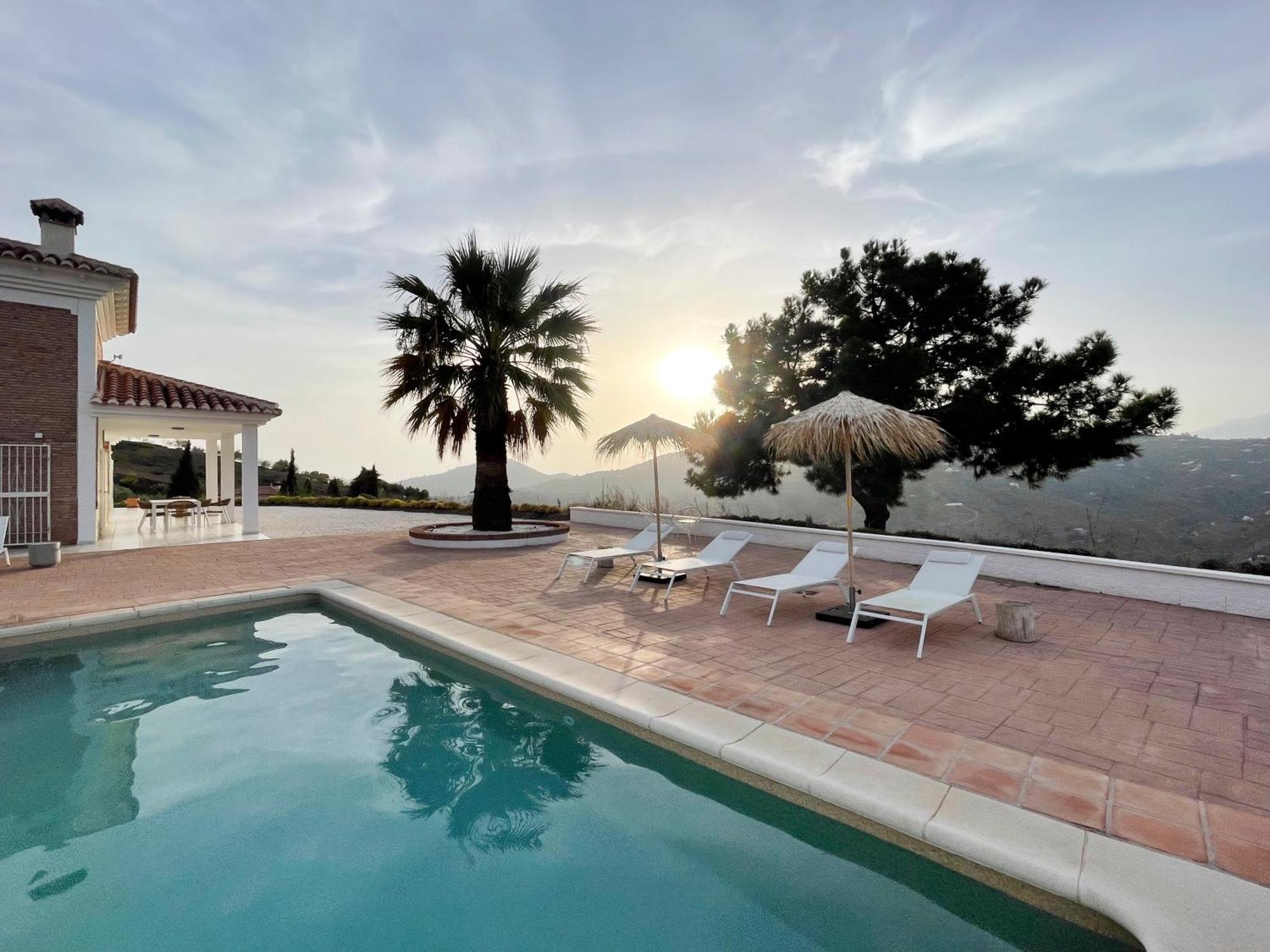 Villa Luxury - Breathtaking Views - Hot Tub - 15' To *
