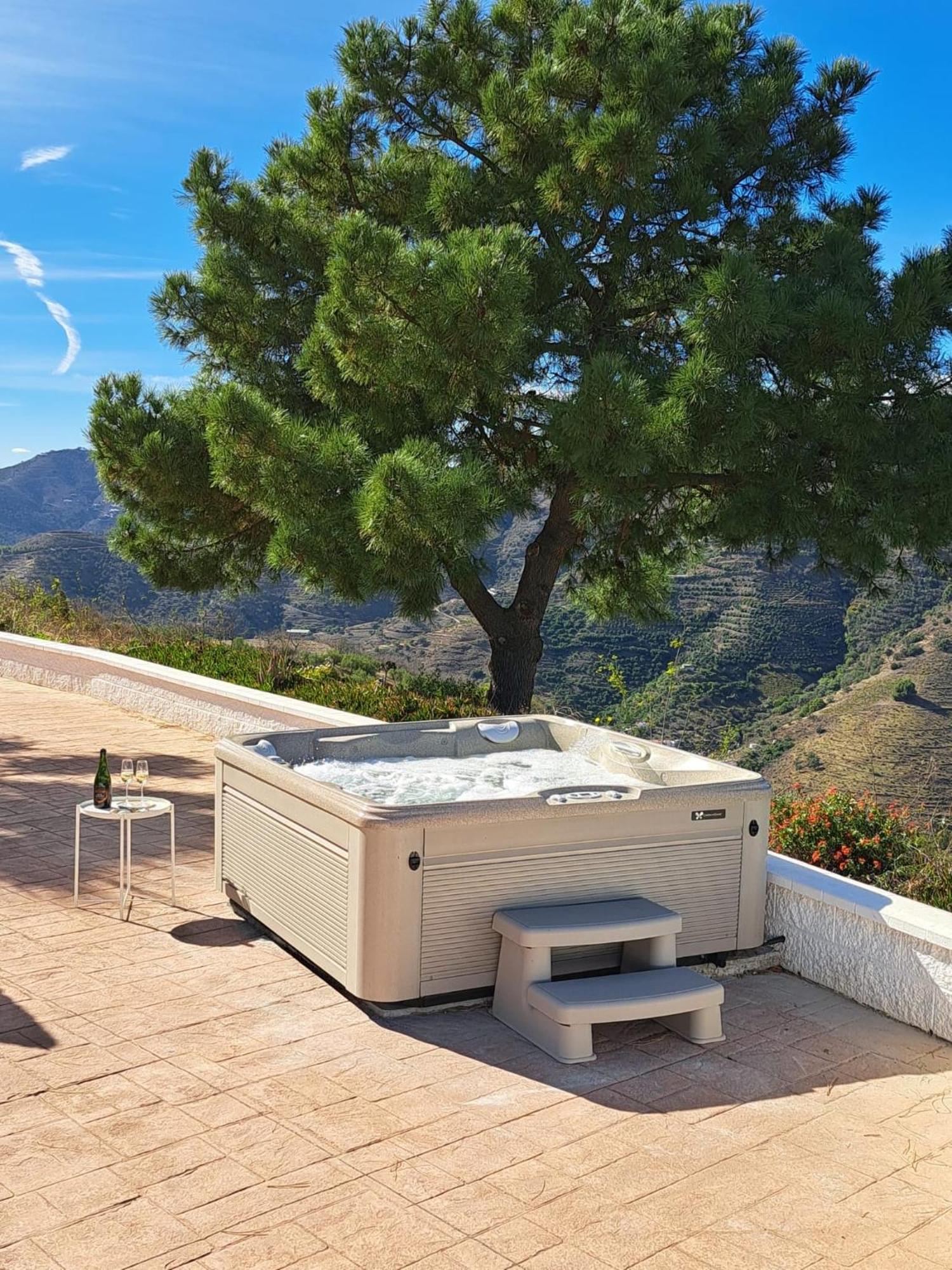 Villa Luxury - Breathtaking Views - Hot Tub - 15' To Competa