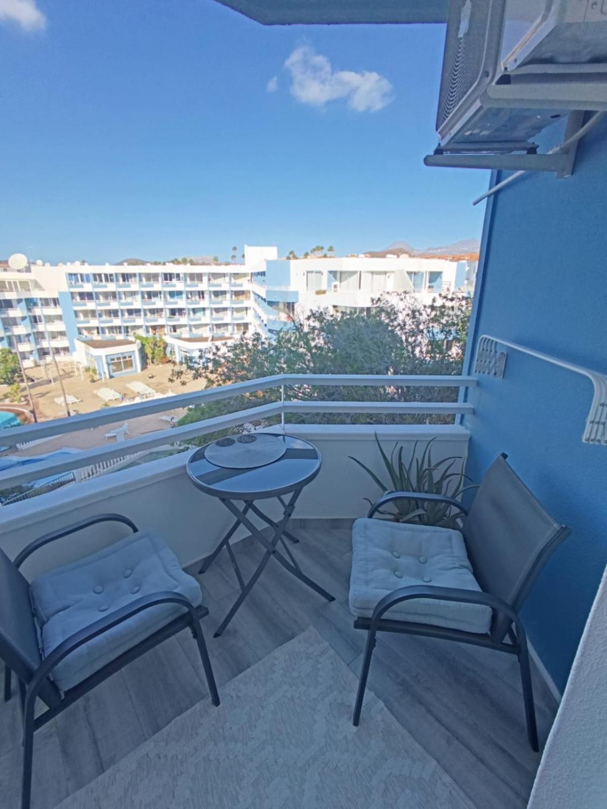 Costa Apartment *