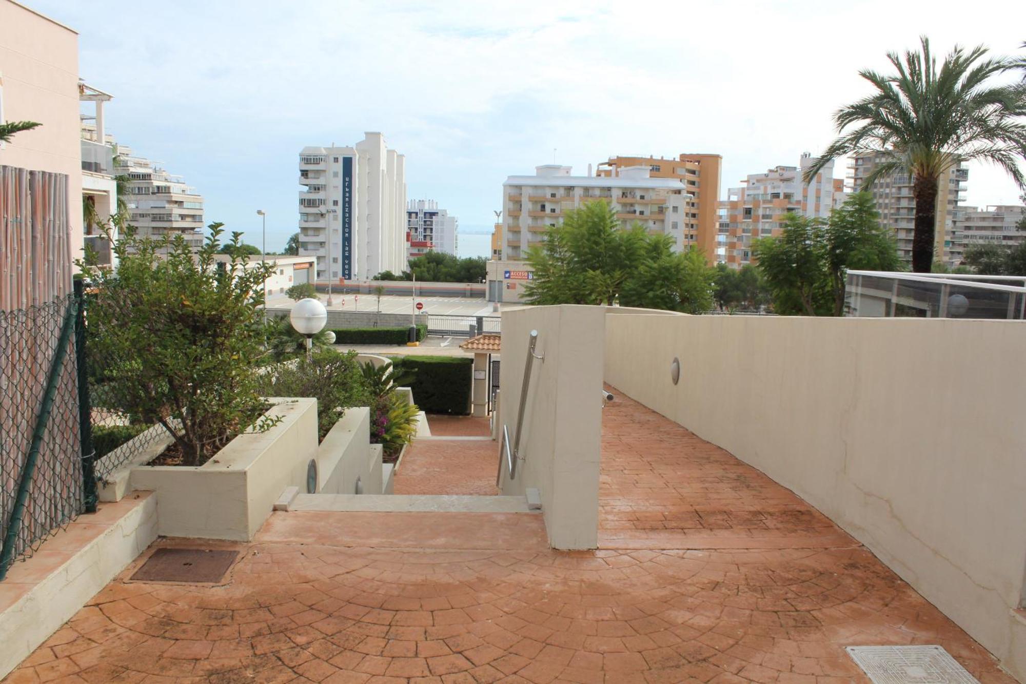 Apto En Con Terraza, Piscina, Parking Y Wifi Gratis Apartment *