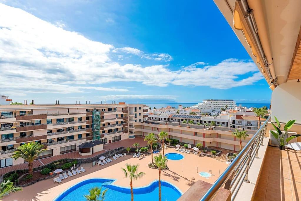 2bdr Ocean And La Gomera Vista Getaway