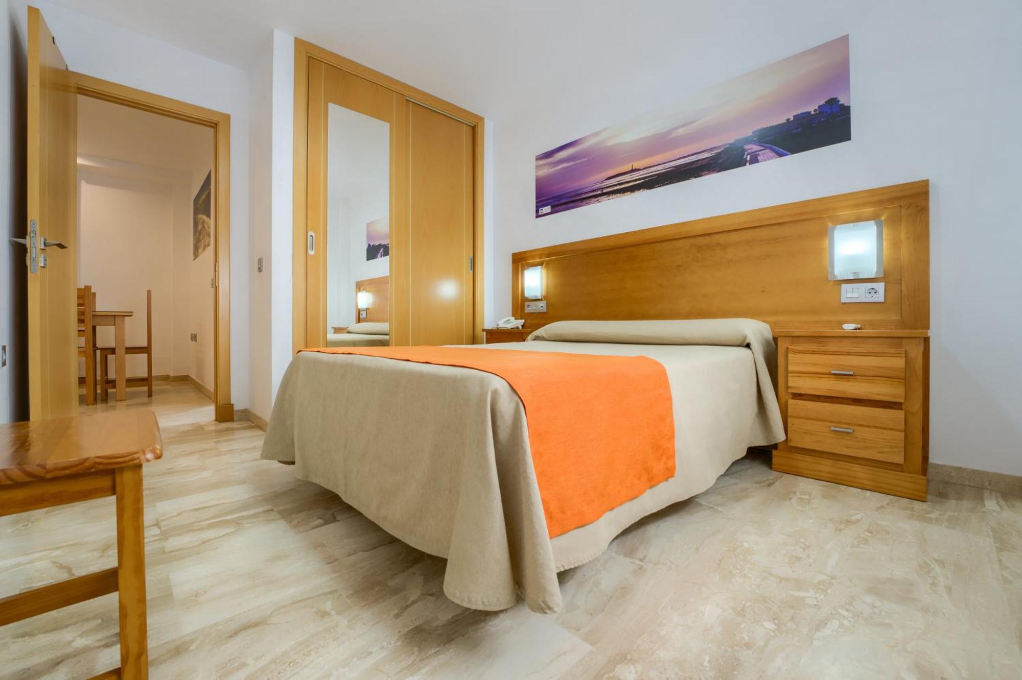 Loto Conil Aparthotel 3*