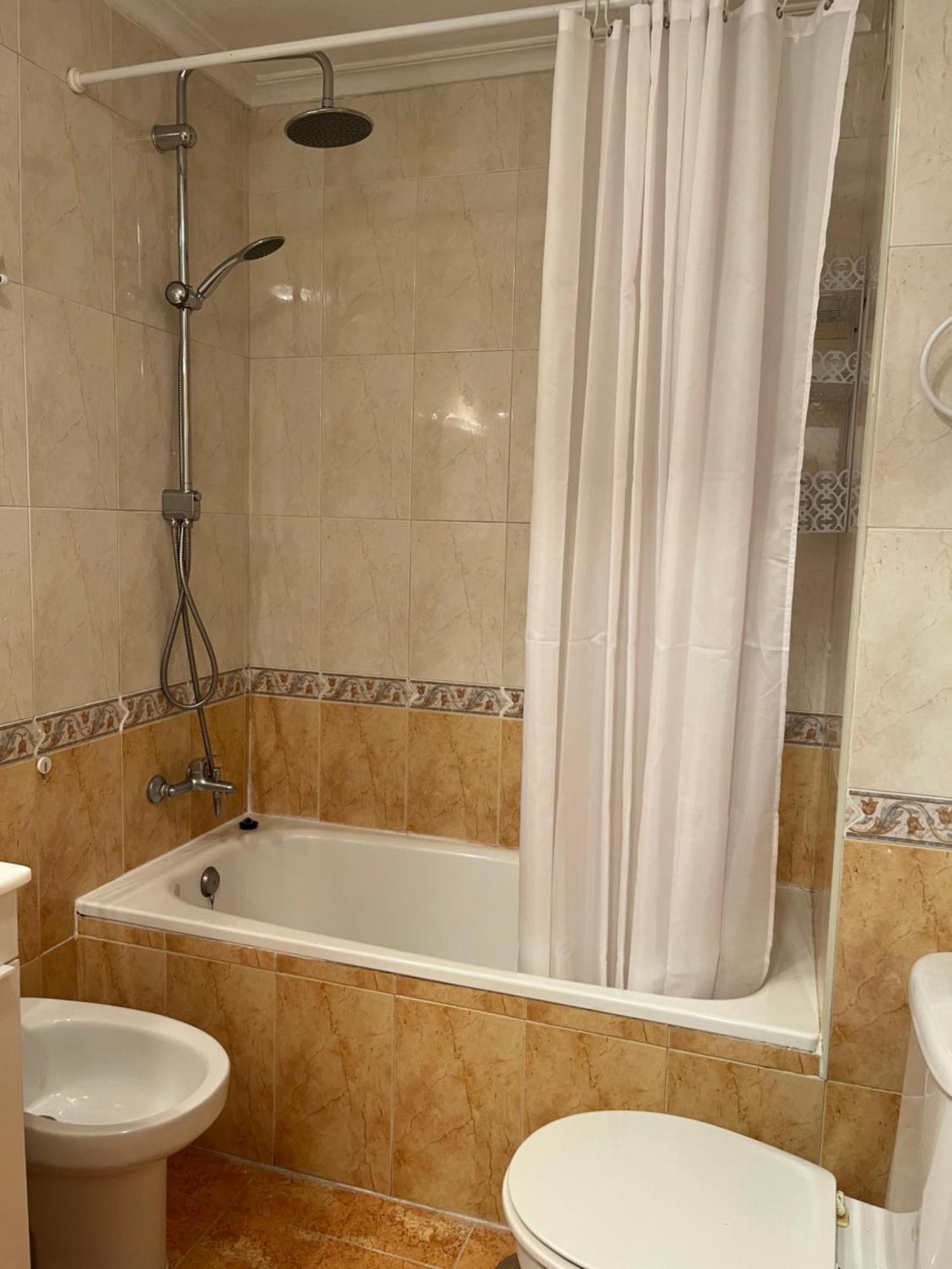 Almuden's Apartment, High-speed Free Wifi, 250m To Beach, The Center Of Apartment