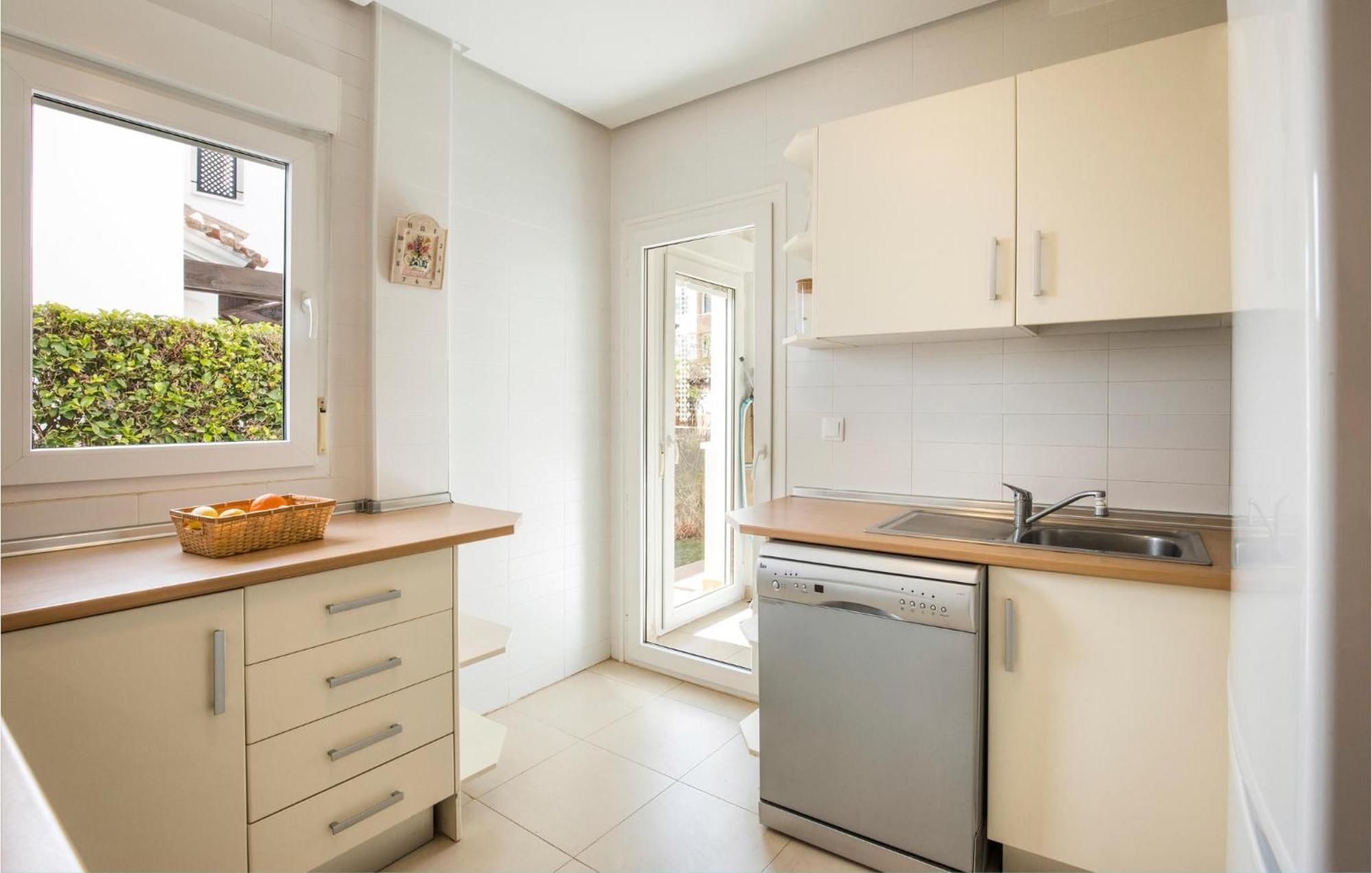 2 Bedroom Lovely In Roldan