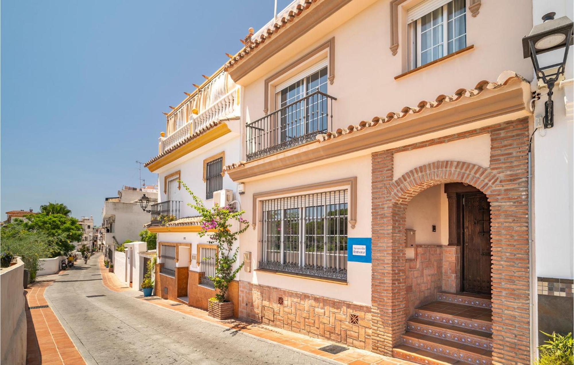 Amazing In With Kitchen Marbella