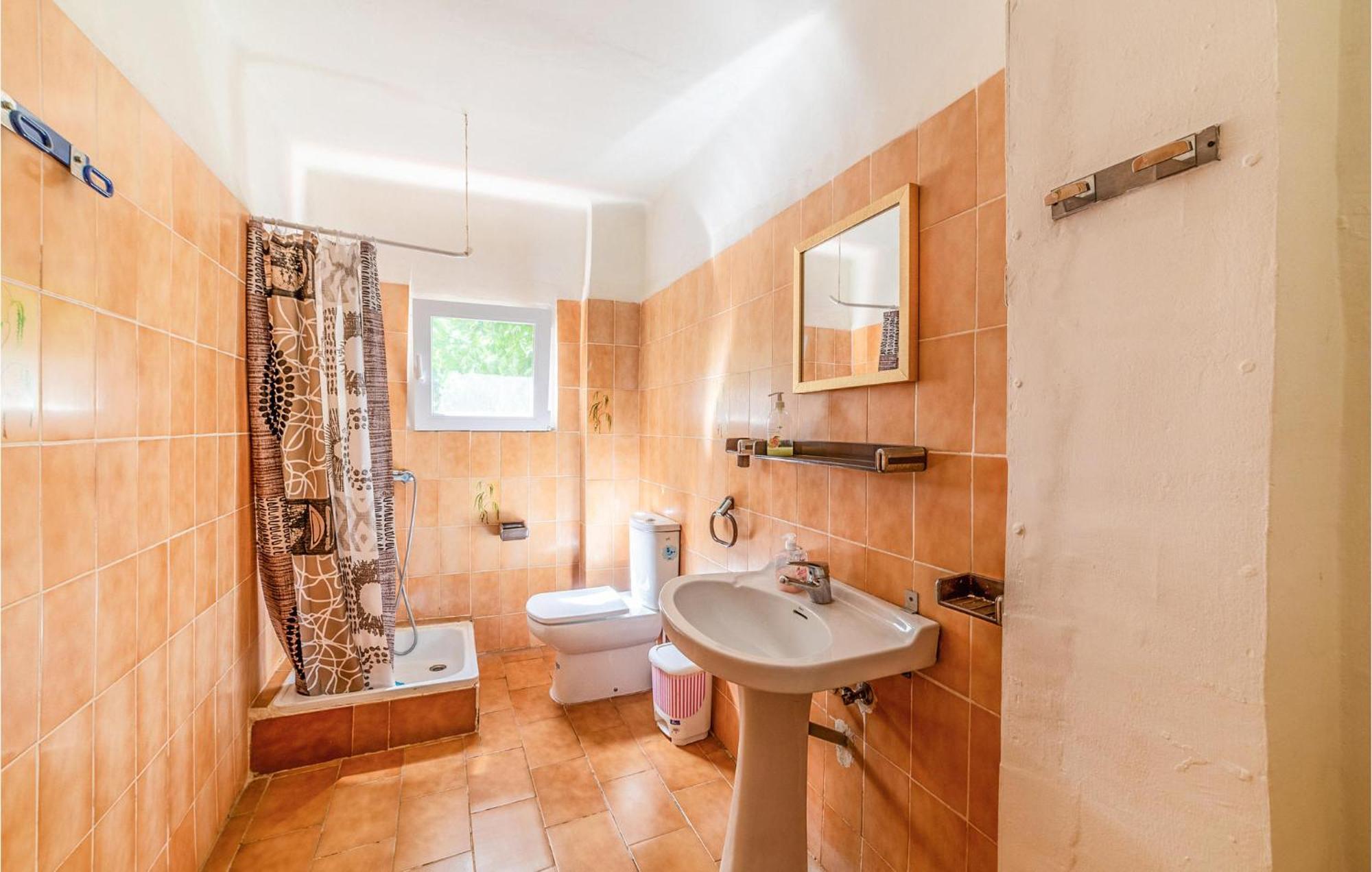 Gorgeous In With Kitchenette