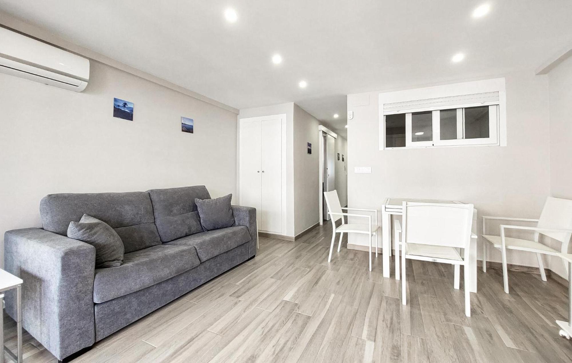 Stunning In With Kitchen