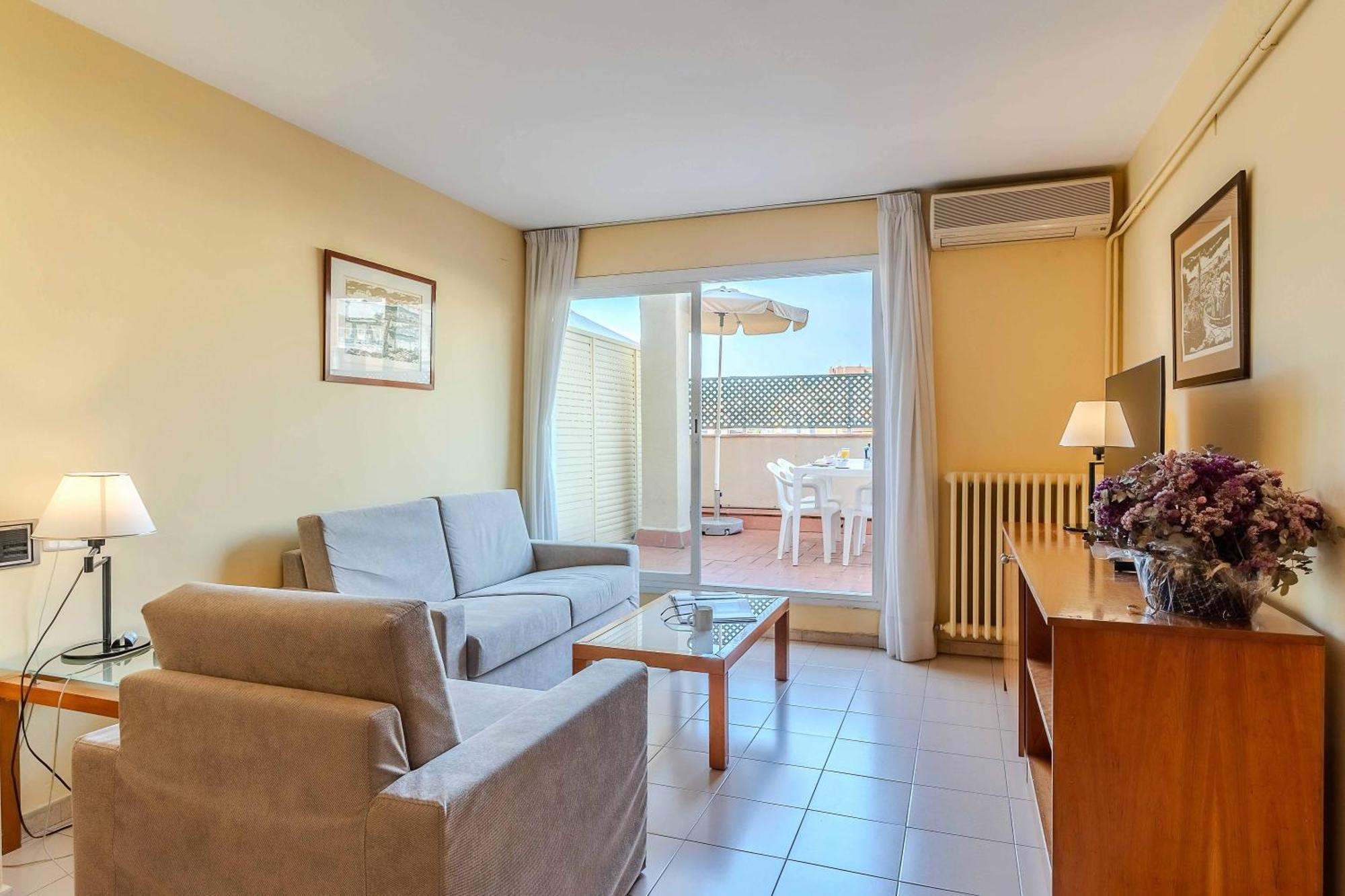 Bertrán Apartahotel