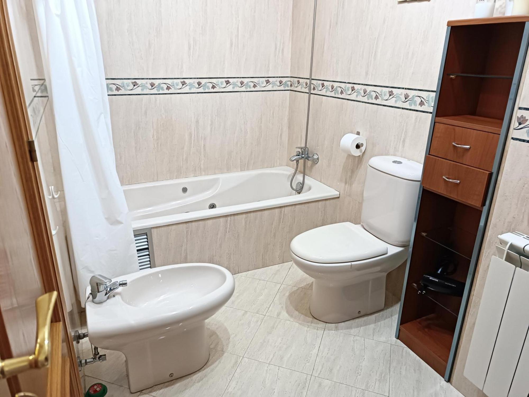 Apartamento Playa, Terraza, Vistas Al Mar, Garaje, Estacion Ave A 5 Min Andando Gijón