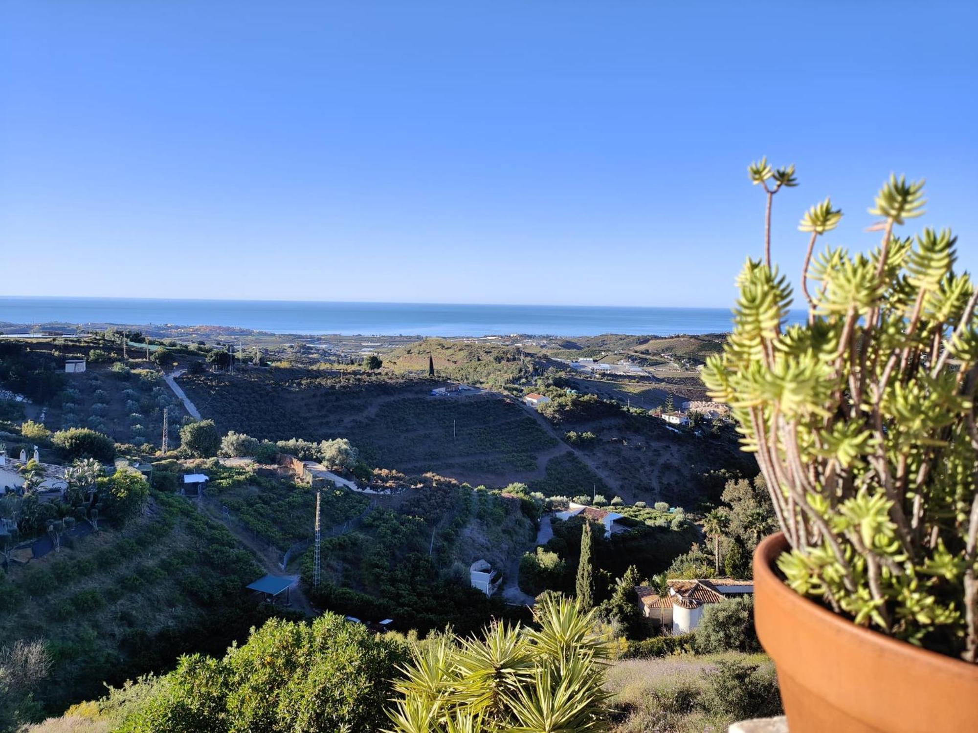 Sol Y Cielo Cajís