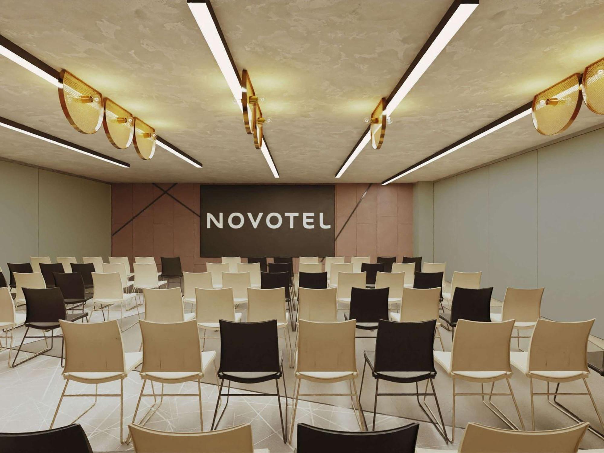 Expo Hotel 4*