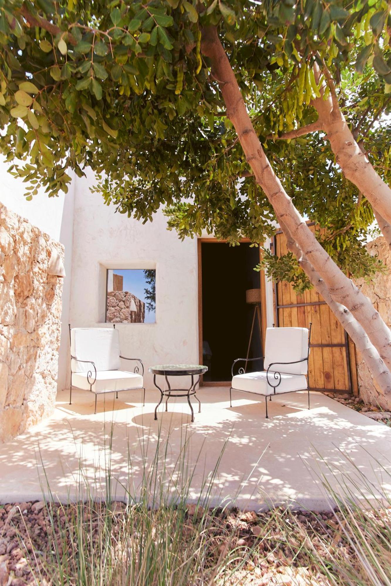 Hotel Equilicua Agua Amarga (Almeria)