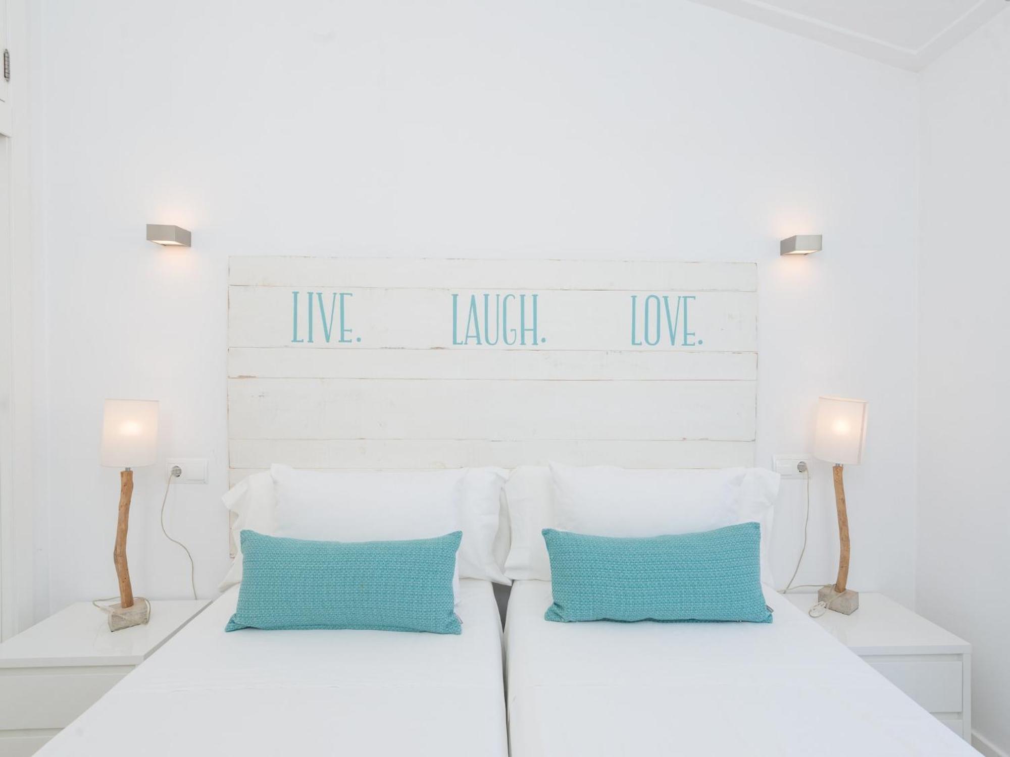 Port Nou Ca Na Cati - House In Cala Bona Chalet