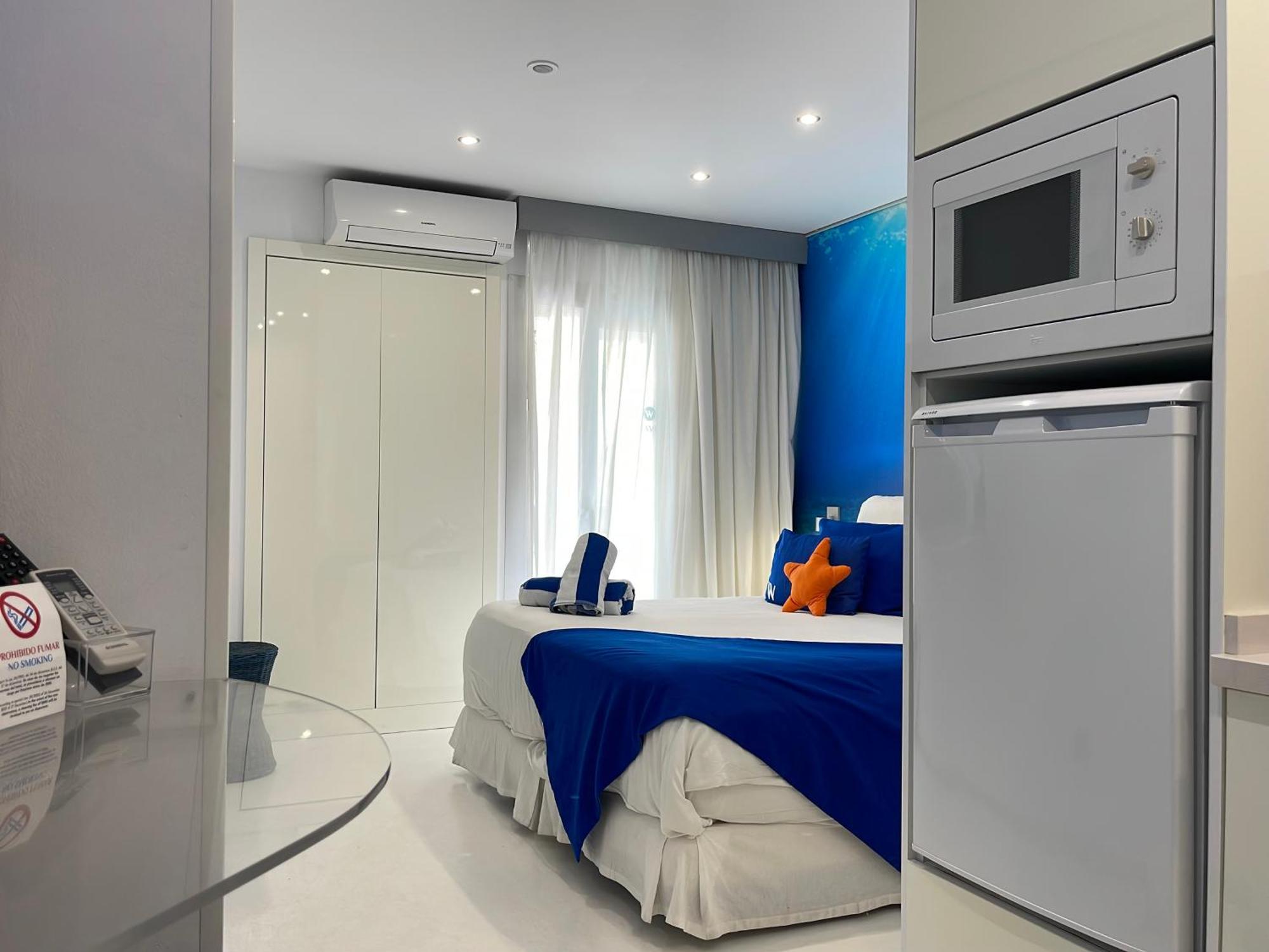 Wavia - Adults Only 3*