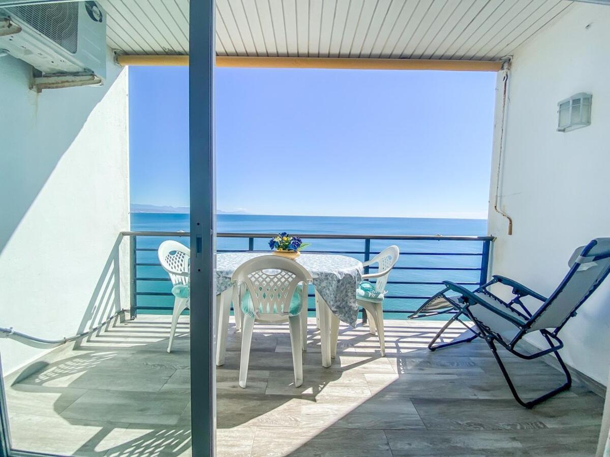 Vista Al Mar, Wifi, Terraza Y Piscina.