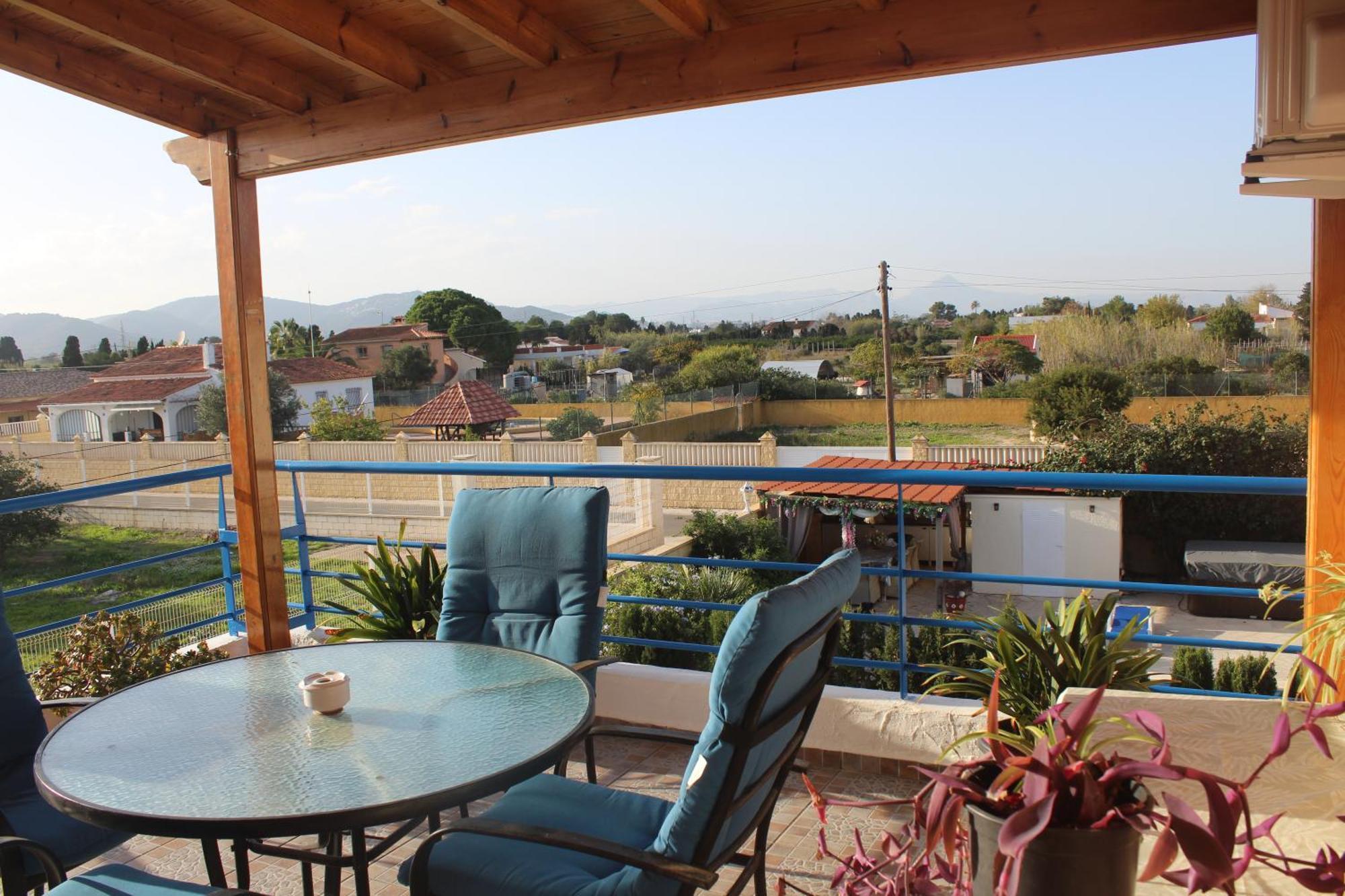 Casa Celidonia , De *