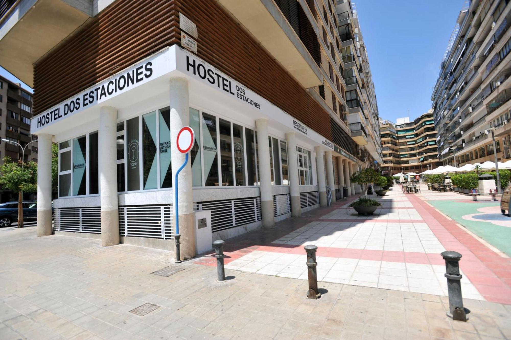 Hostal Dos Estaciones - Free Towels, Coffee & Tea, Remote Check-in Alicante
