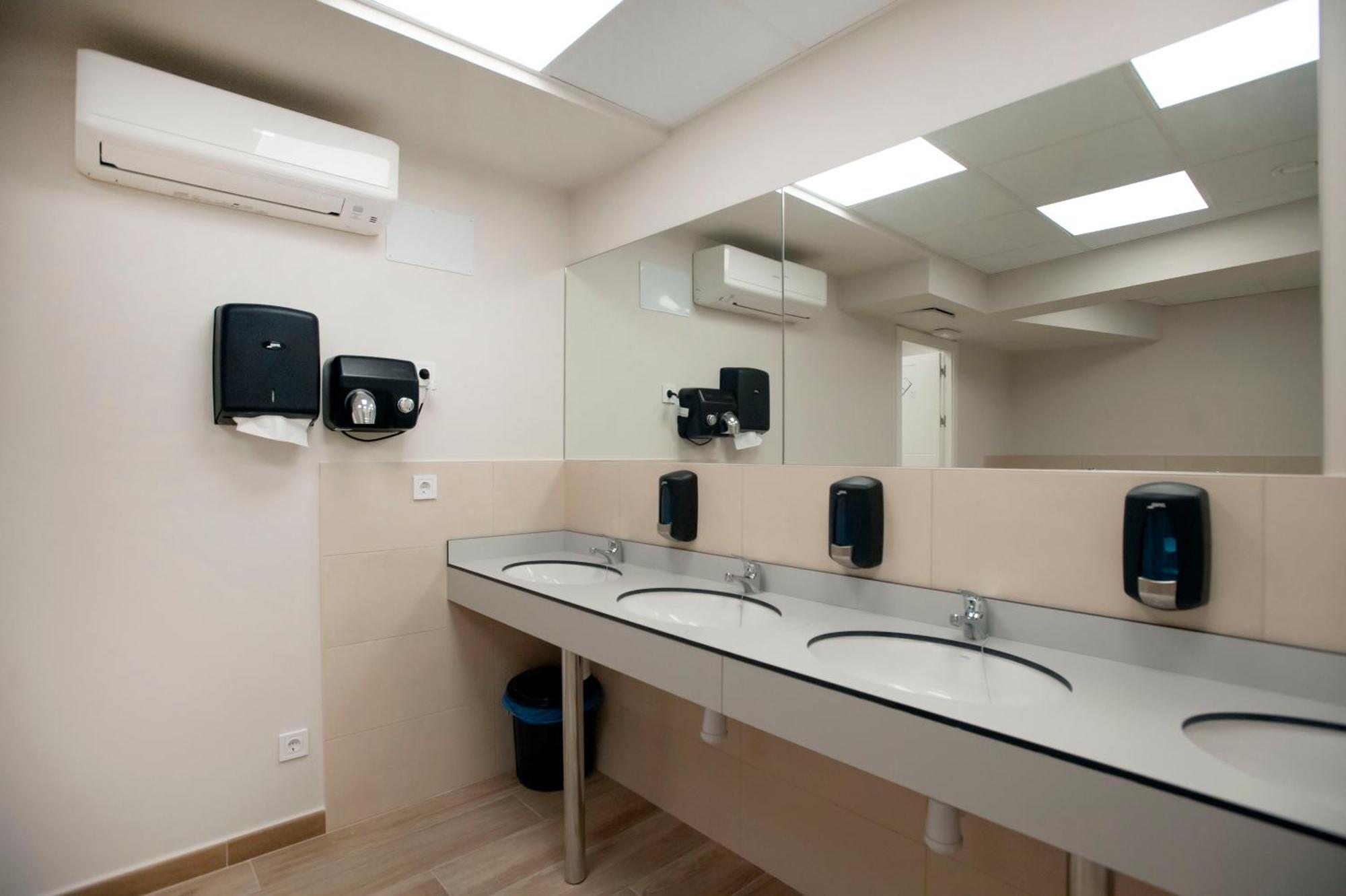 Dos Estaciones - Free Towels, Coffee & Tea, Remote Check-in *