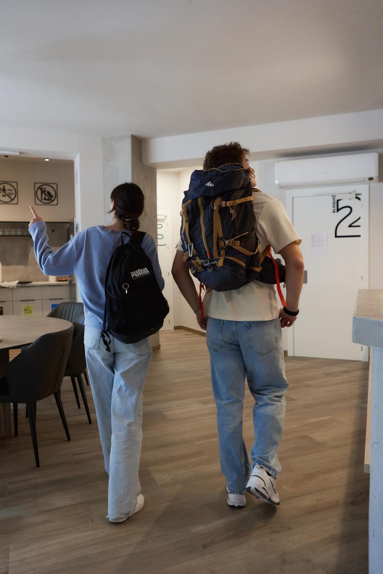 Hostal Dos Estaciones - Free Towels, Coffee & Tea, Remote Check-in *