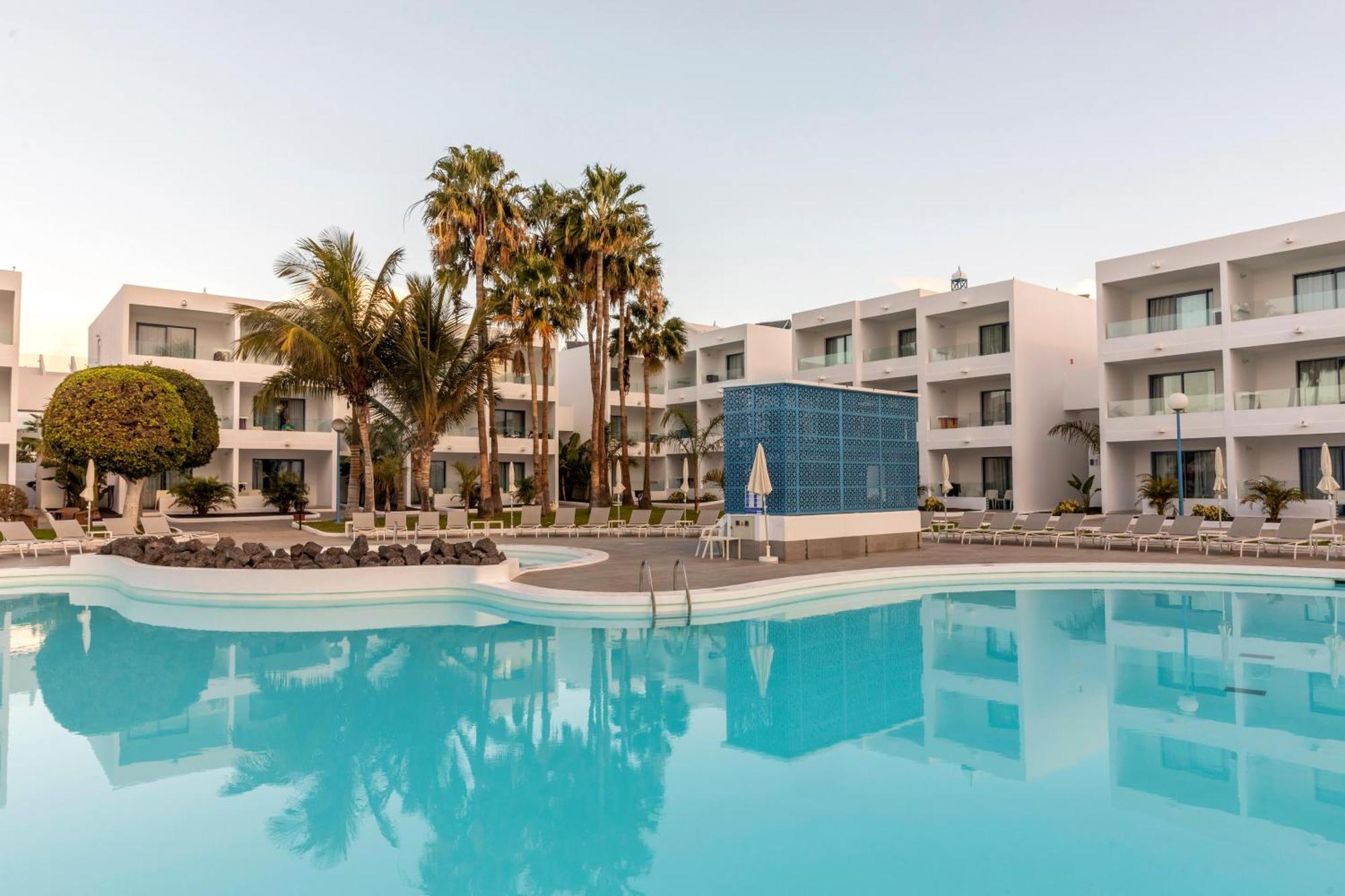 Hotel Oasis Lanz Mate 4*