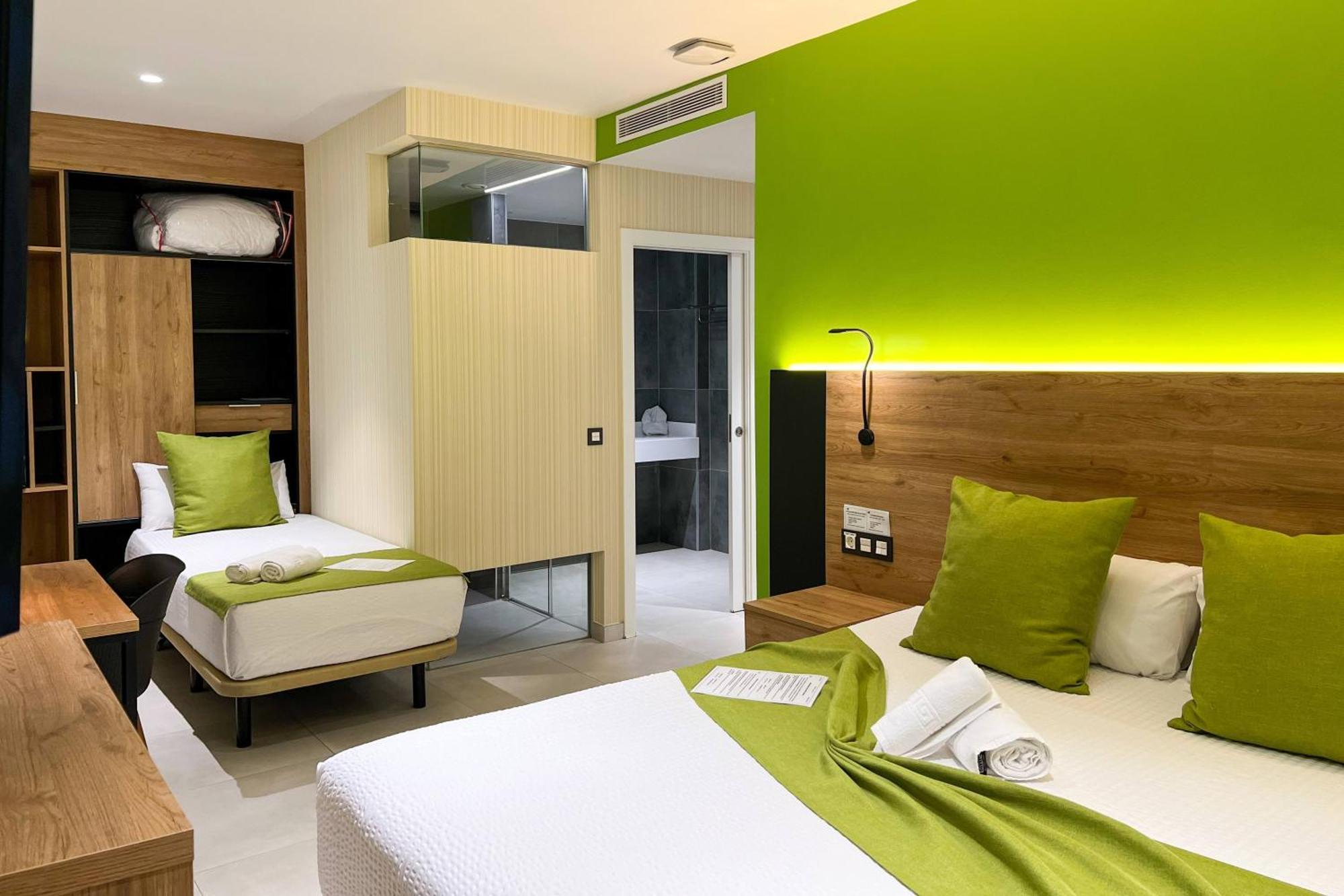 Mg Poniente Hotel