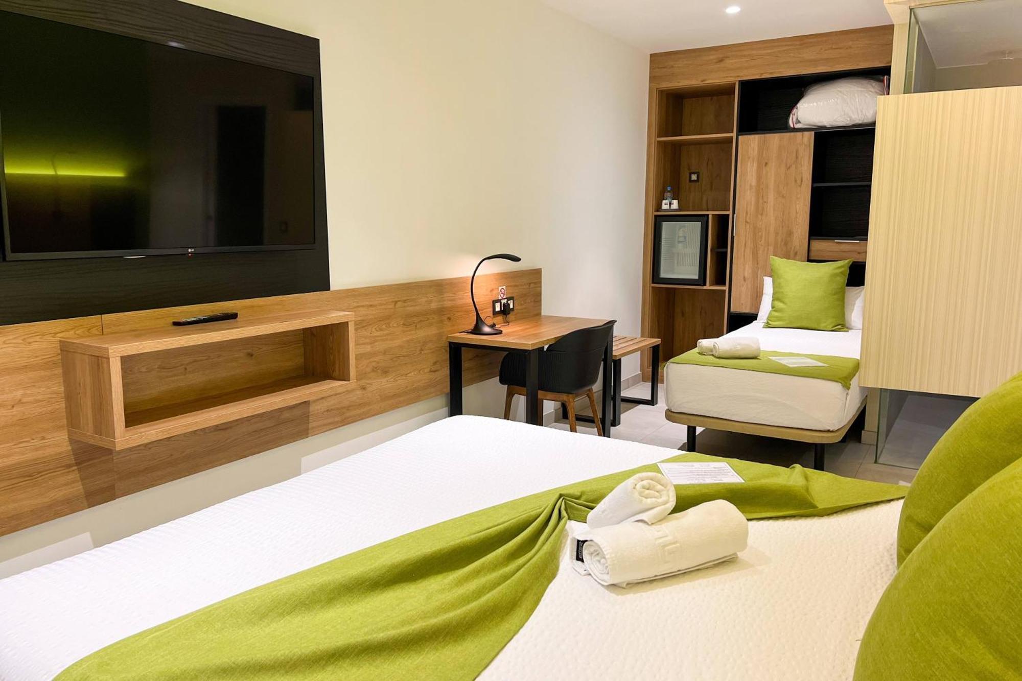 Mg Poniente Hotel 3*