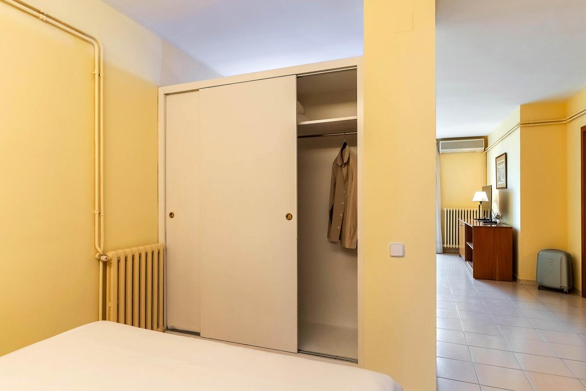 Apartahotel Bertrán 3*