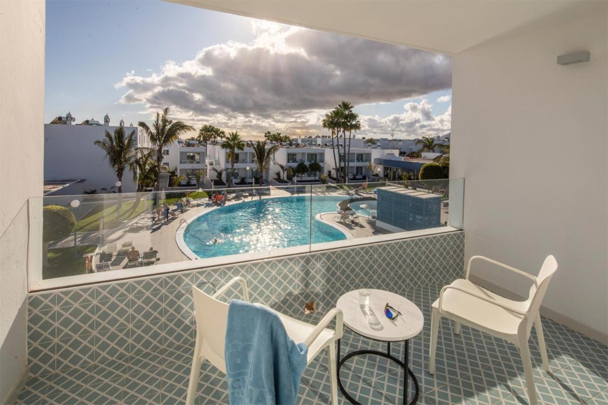 Oasis Lanz Mate Costa Teguise