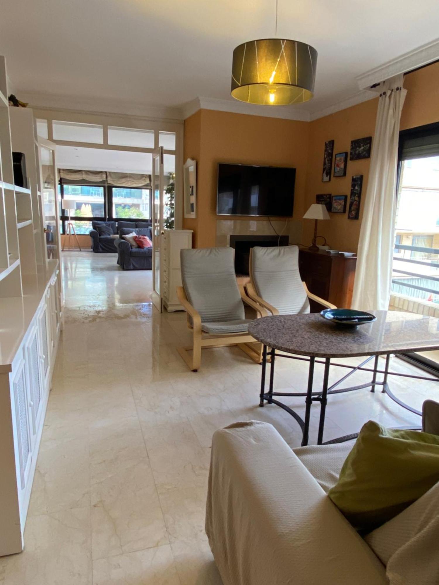 4 Bedroom Close By In Apartamento