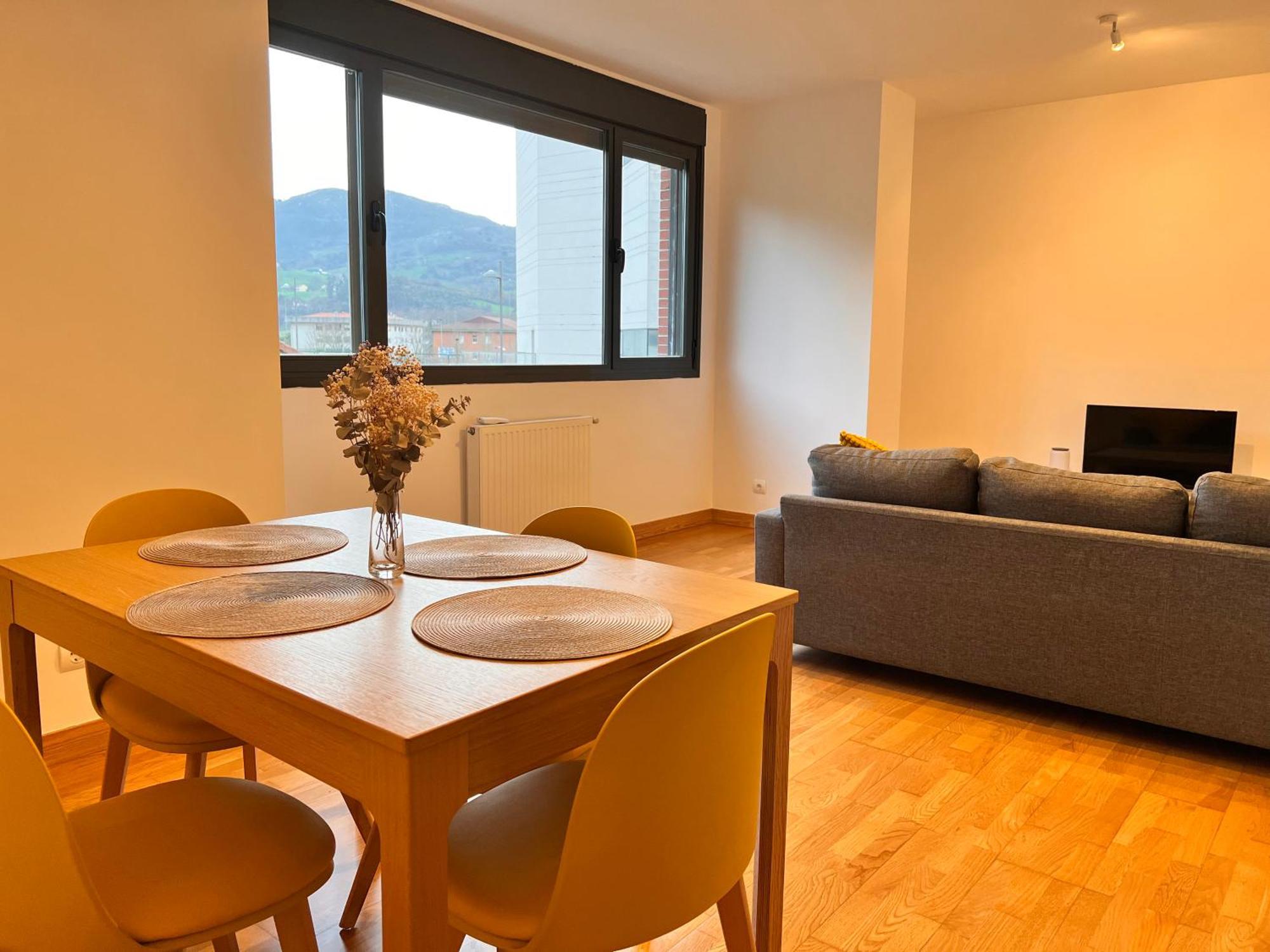En Astillero Con Plaza De Aparcamiento Apartamento *