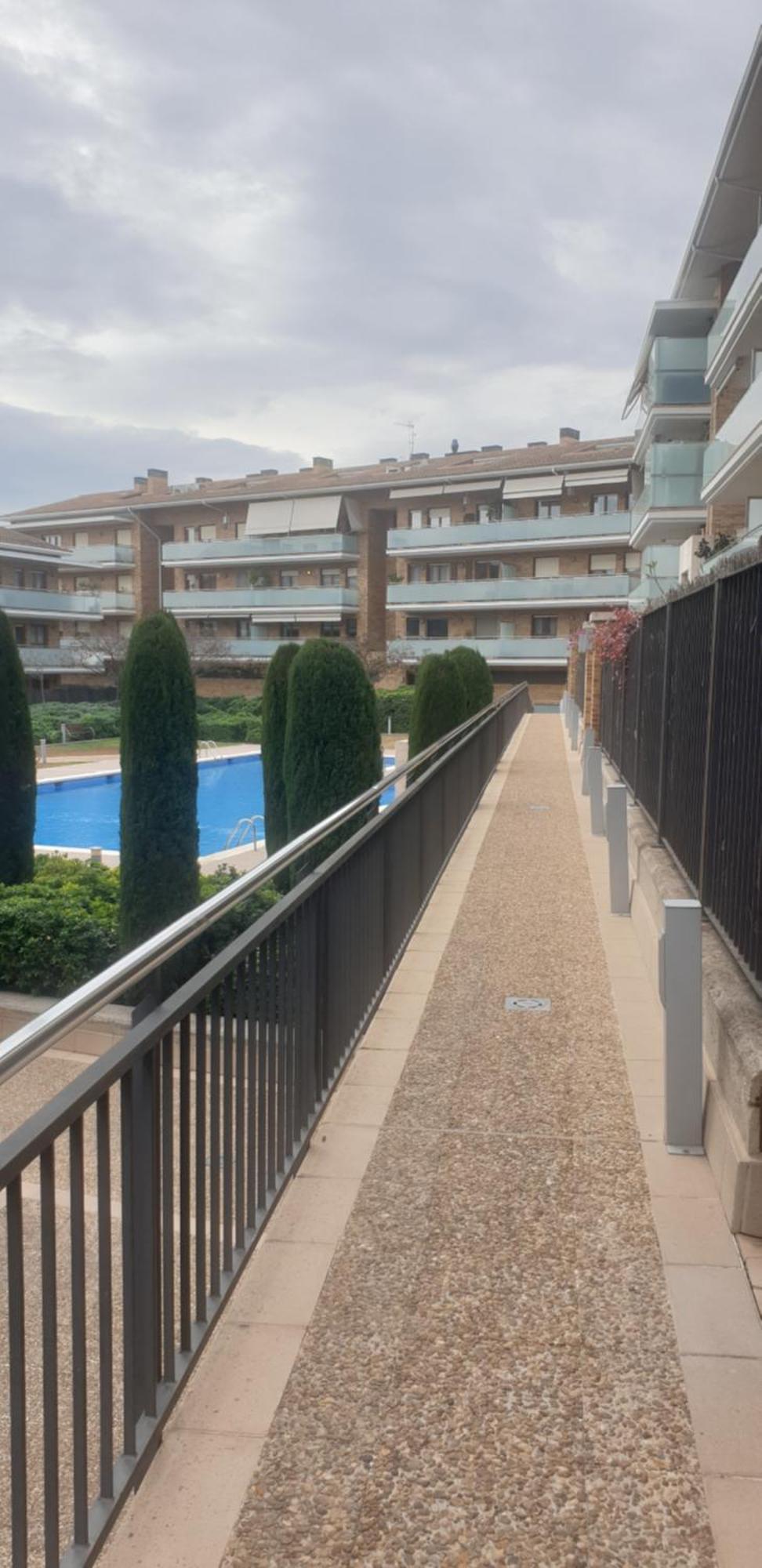 Con Piscina Y Sauna *