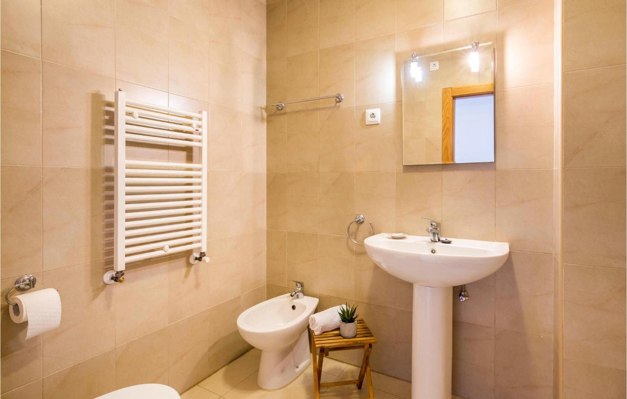 Holiday home 2 Bedroom Lovely In