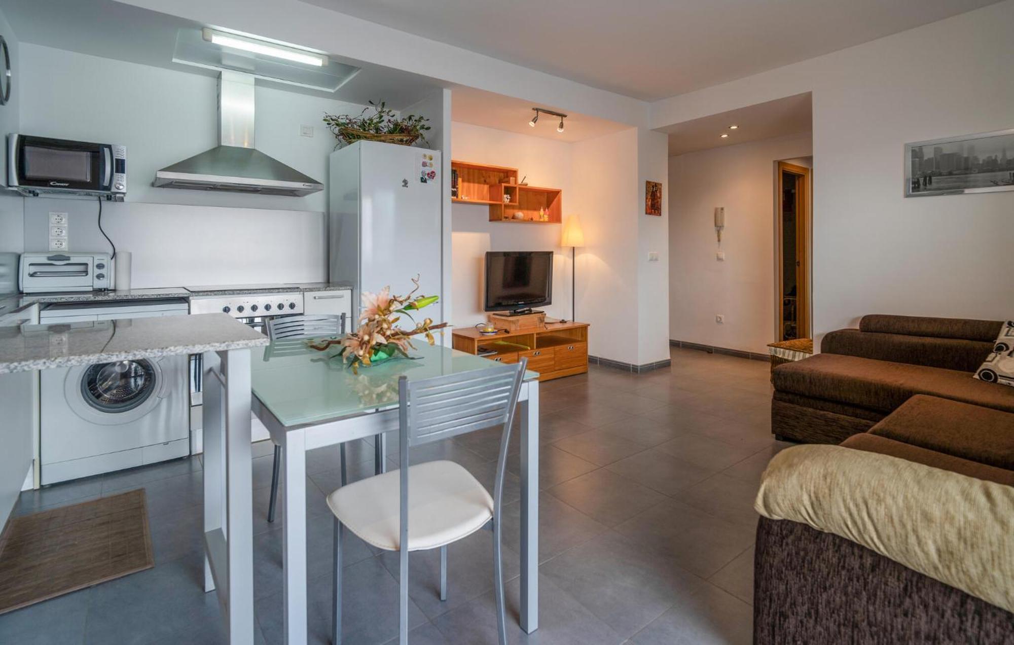 Apartamento 2 Bedroom Cozy In Moncafar *
