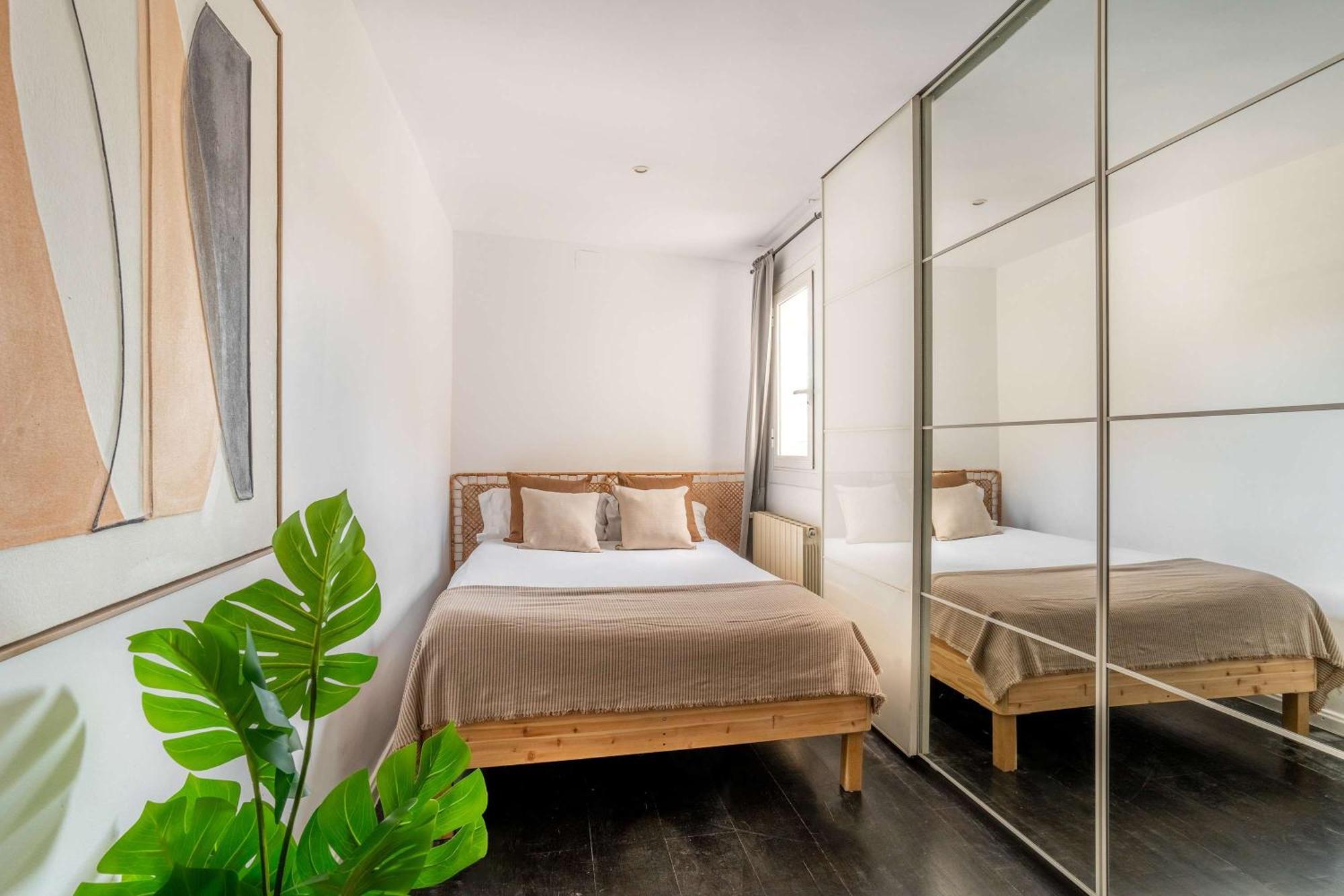 Amazing 3 Bedroom Penthouse In Plaza Espana Apartment