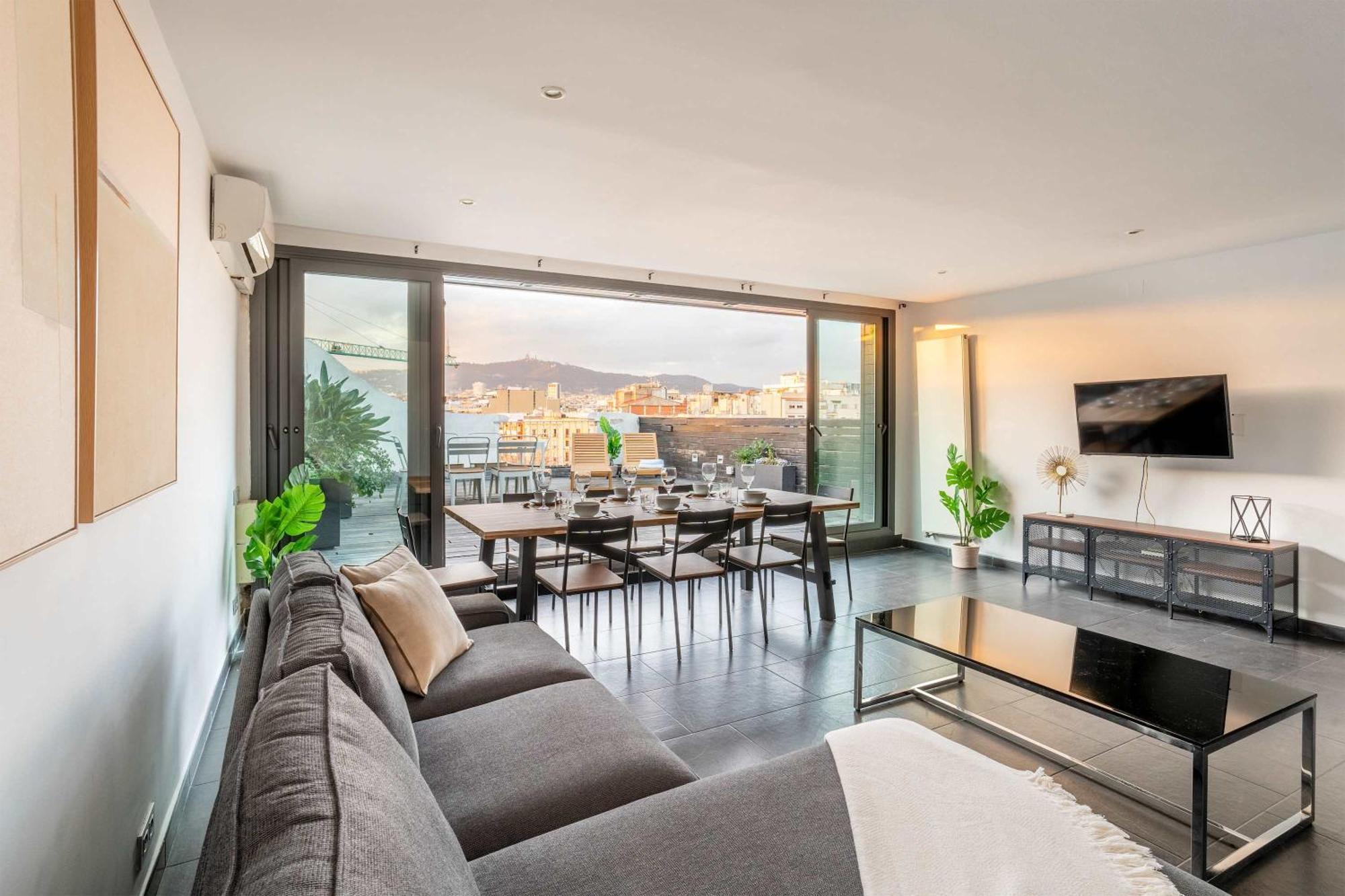 Amazing 3 Bedroom Penthouse In Plaza Espana Barcelona