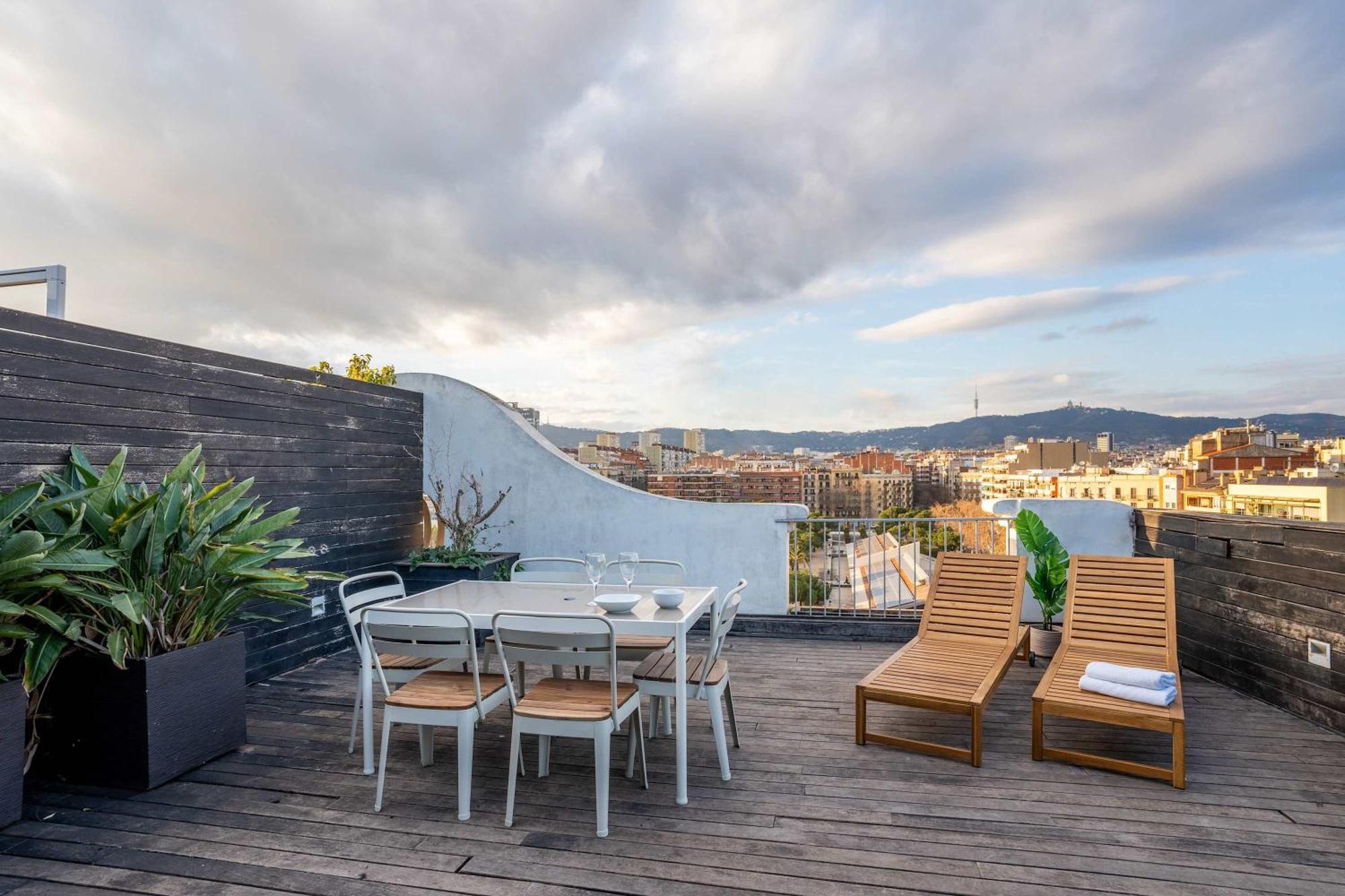 Amazing 3 Bedroom Penthouse In Plaza Espana Apartment Barcelona