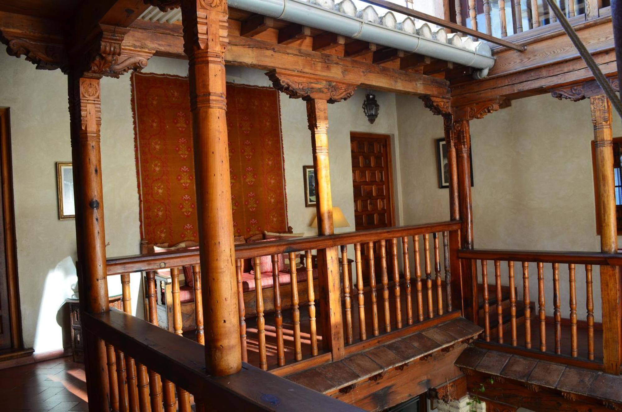 Santa Isabel La Real Hotel