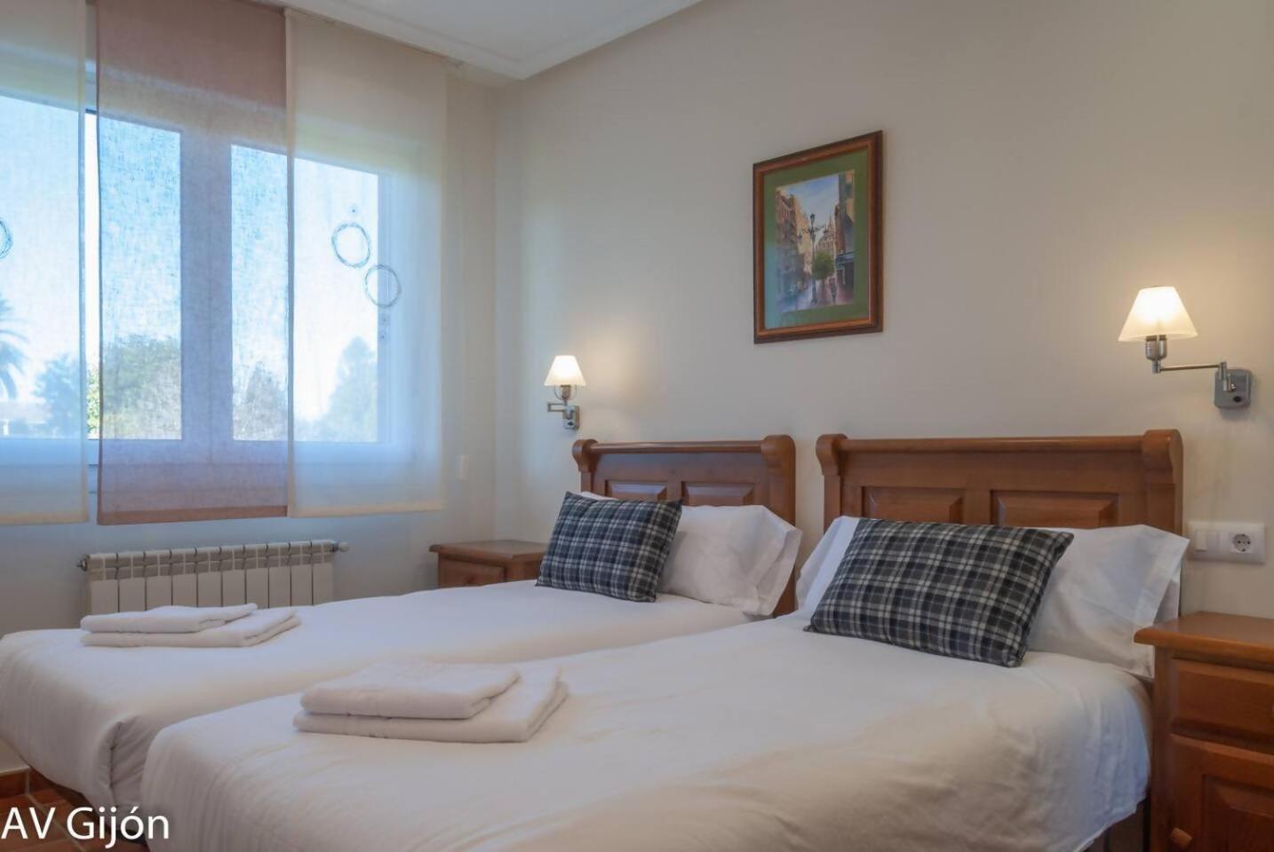 Av Casa Aurora Quintes * Villaviciosa (Asturias)