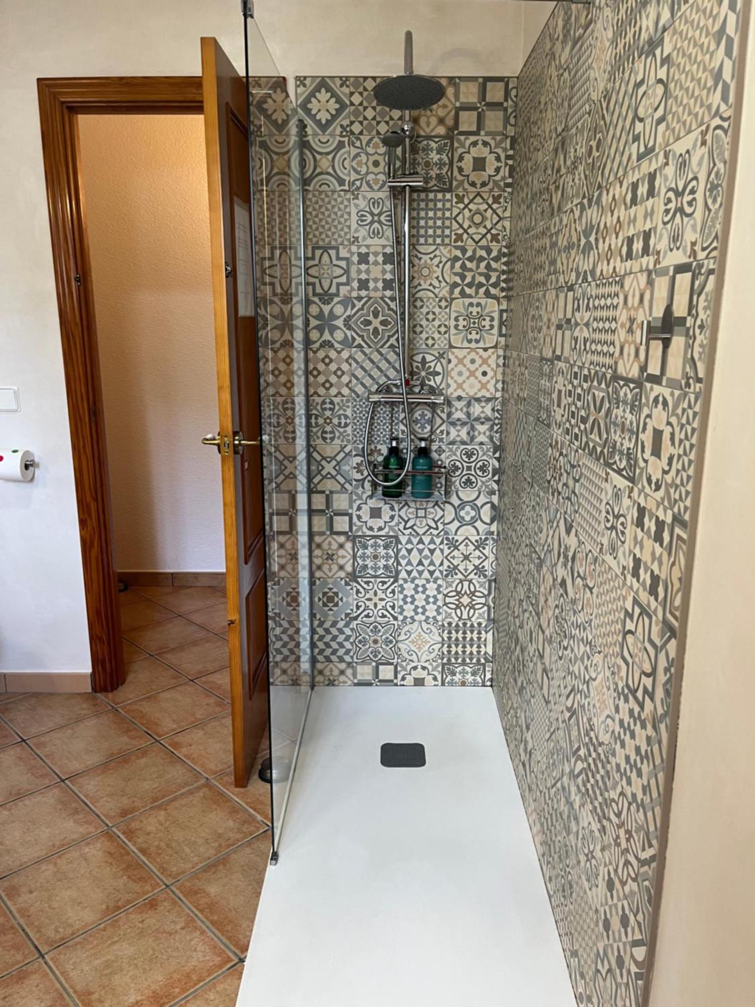 Con Bano Malva Piscina Bed and breakfast