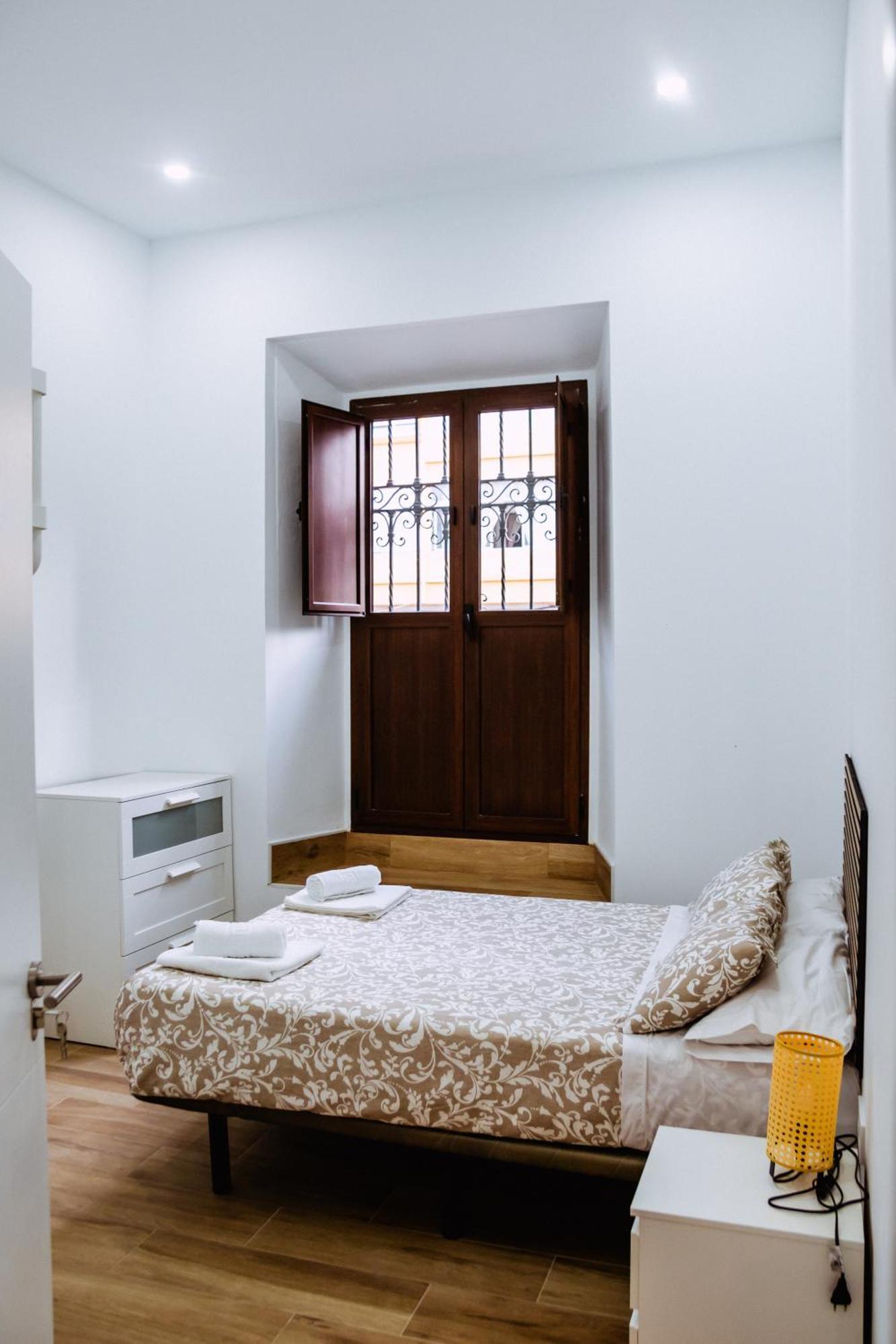 Hostal Triana Riverside