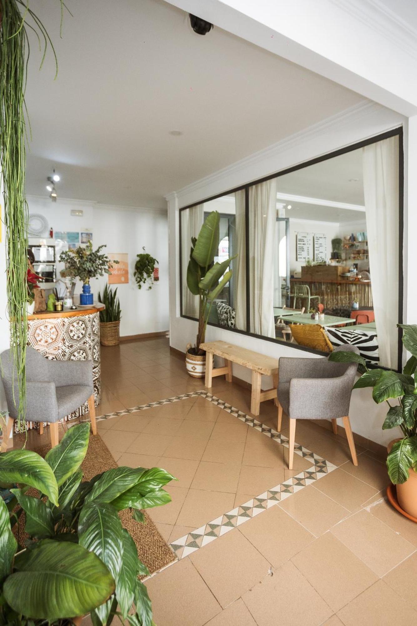 Naim Guest house