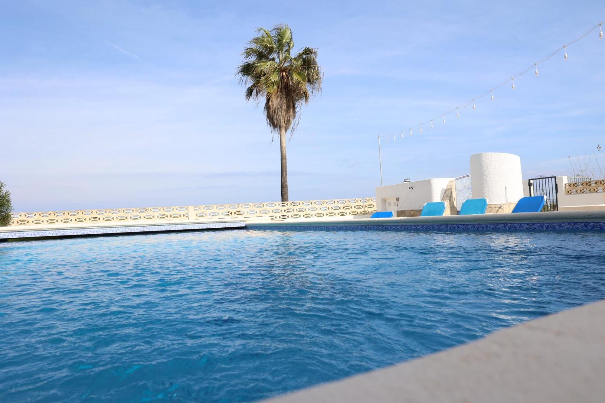 Сasa de vacaciones En La Playa Con Piscina Privada - Holavivienda Inmobiliaria
