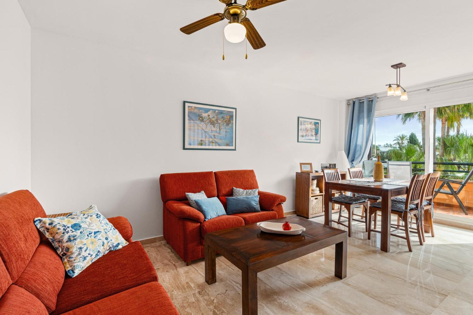 Apartment Close To The Sea In Chapas Marbella
