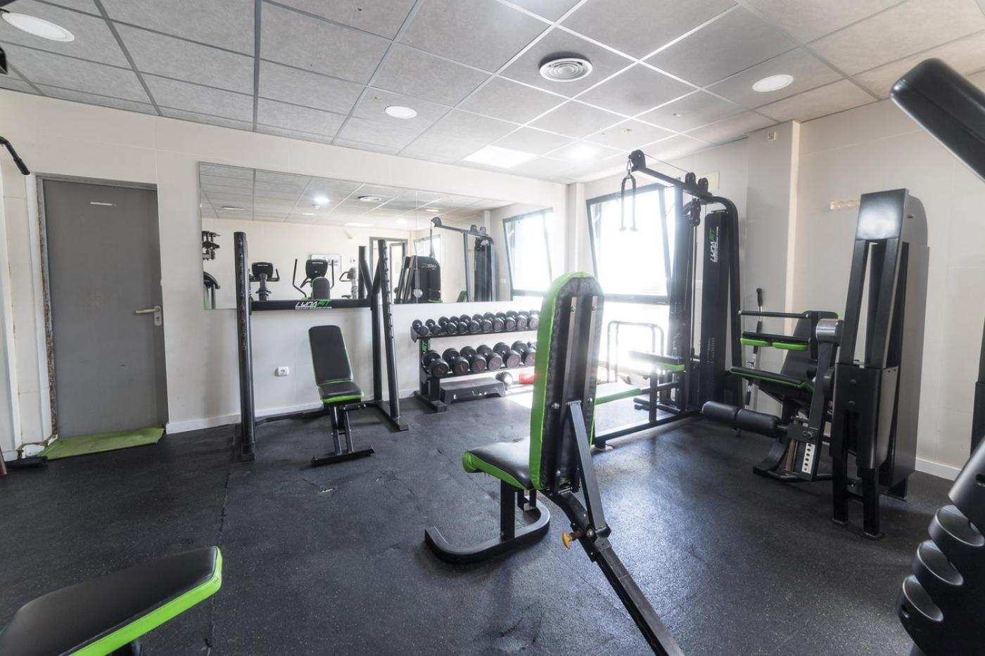 Apto. Con Piscinas Y Gym A 800 Metros De Playa *