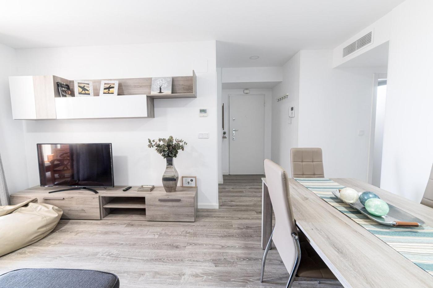 Apartamento Apto. Con Piscinas Y Gym A 800 Metros De Playa