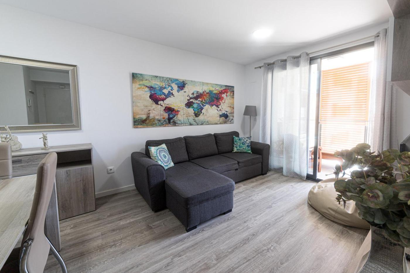 Apto. Con Piscinas Y Gym A 800 Metros De Playa Apartamento *