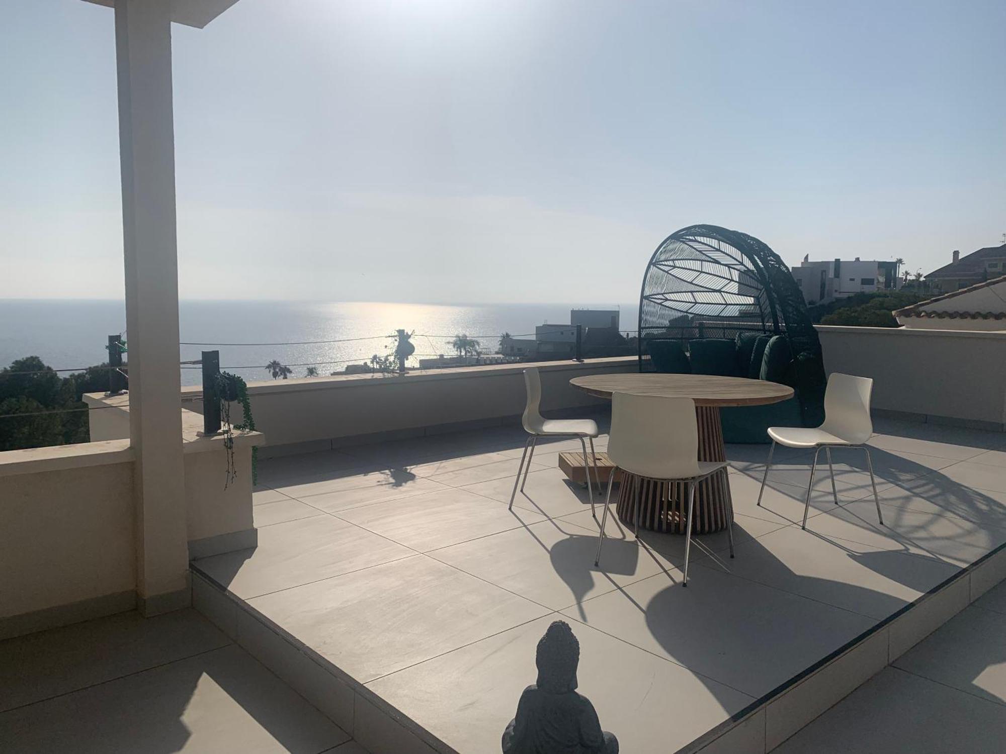 Apartment Rooftop With Beautiful Sea View