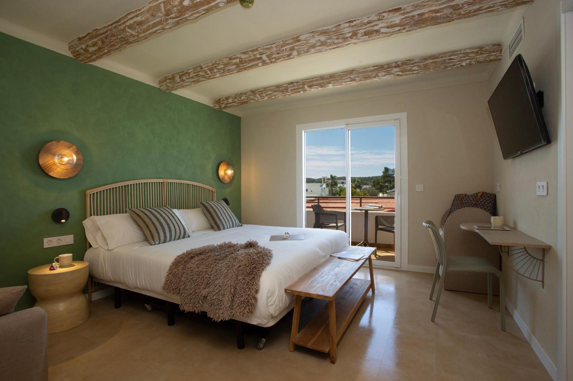 Hotel Casual Bahia Ibiza 3*